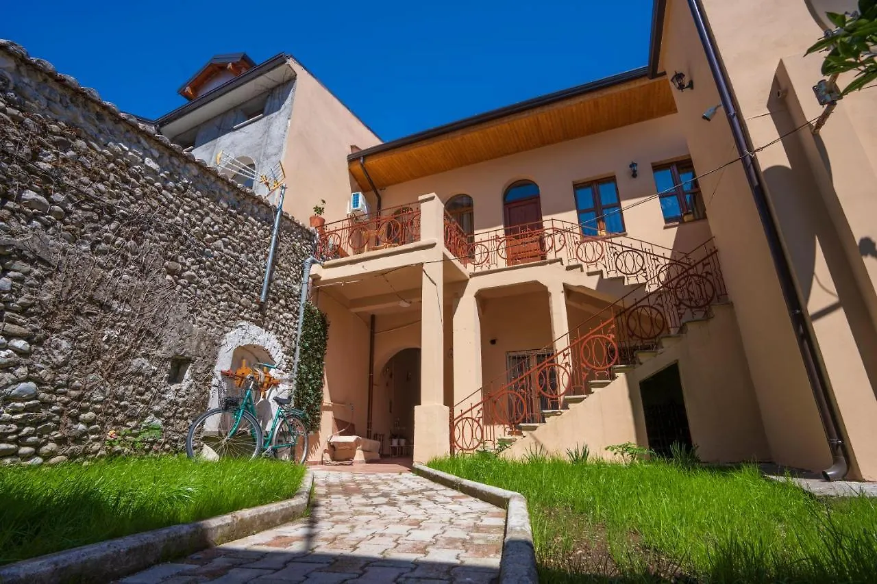Art Rooms Gjuhadol Shkoder Bed & Breakfast